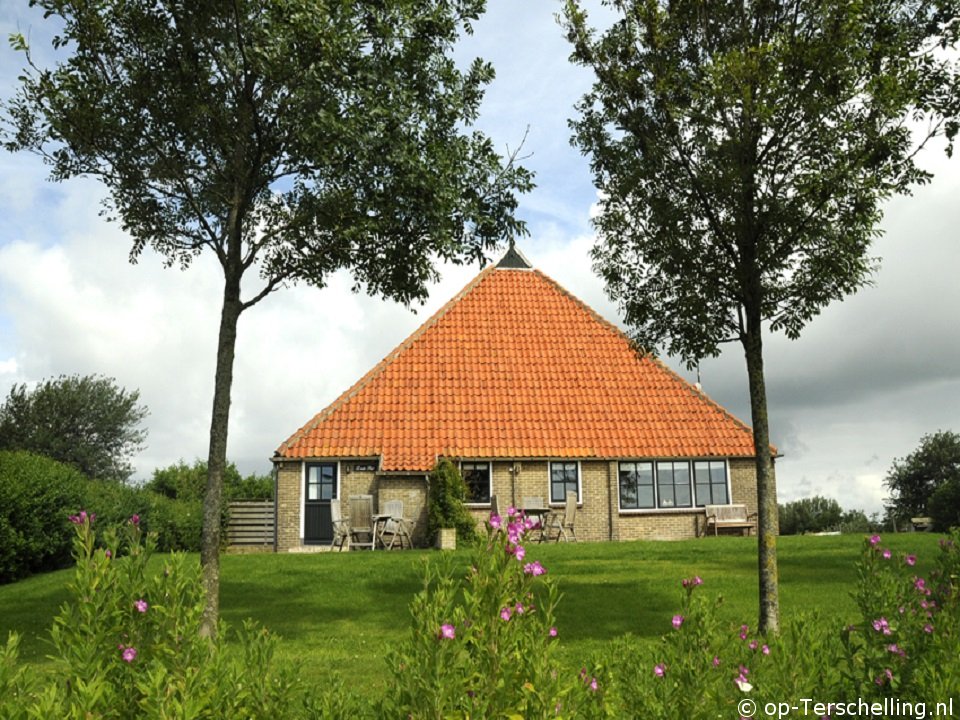 Buitenaanzicht Bonte Piet in Willem-Barentszhoeve Buitenaanzicht Bonte Piet in Willem-Barentszhoeve